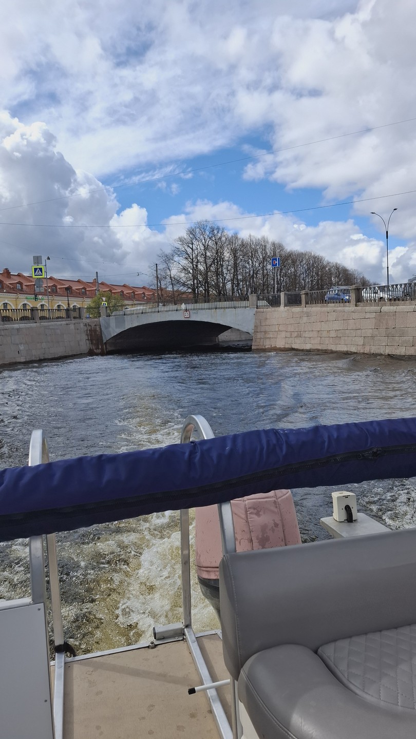 По рекам утреннего Петербурга - на катере и в небольшой группе (Ольга)