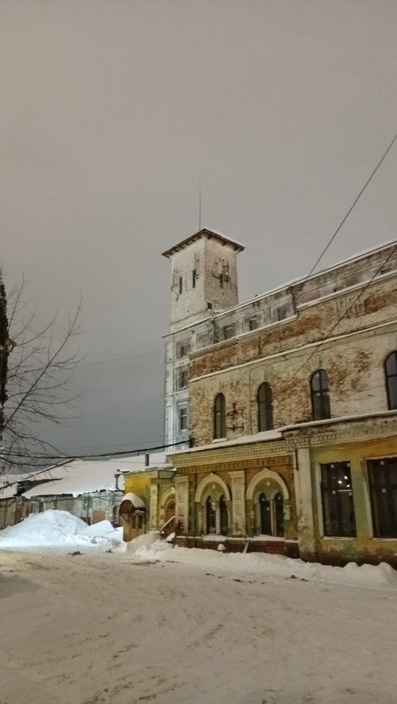 Экскурсия интересна тем, что не каждый день походишь по задворкам Ярославля и не зайдешь в этакий