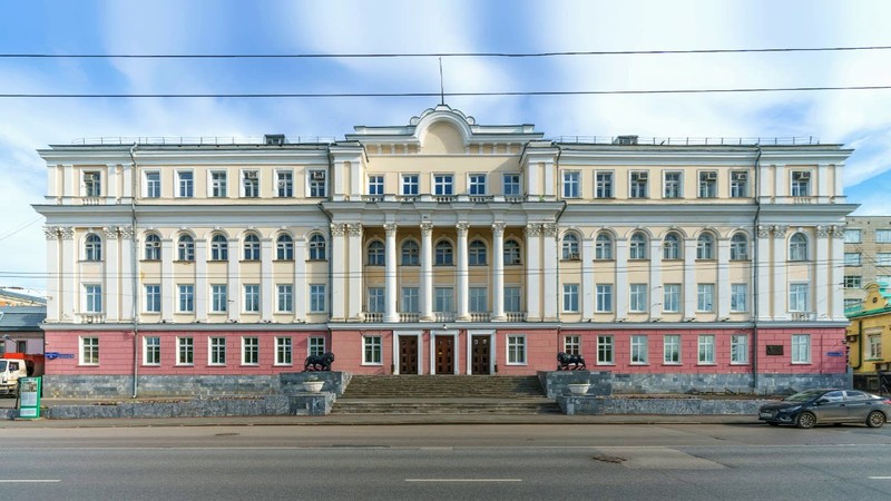 Вокруг Театрального сквера