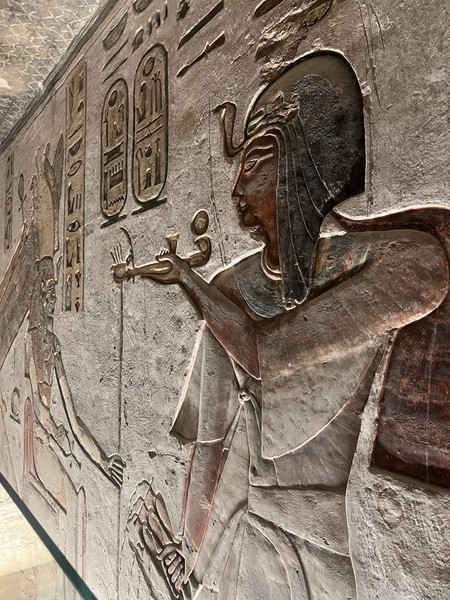 выбрали индивидуальную экскурсию в Луксор с Ахмедом и остались очень довольны. Комфортный трансфер и внимательный водитель