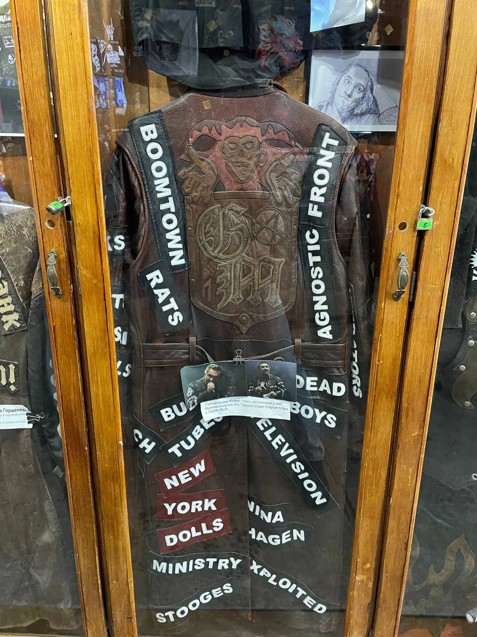 Очень интересная и содержательная экскурсия, много локаций, интересная информация, отличная подача, много фактов и интересных мыслей