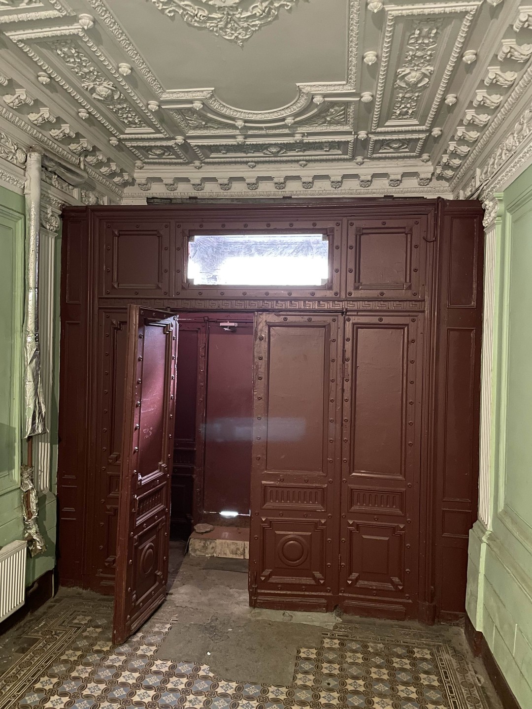 Утренняя прогулка в Петербурге - кофе, двери, дома и атмосфера (Александр)