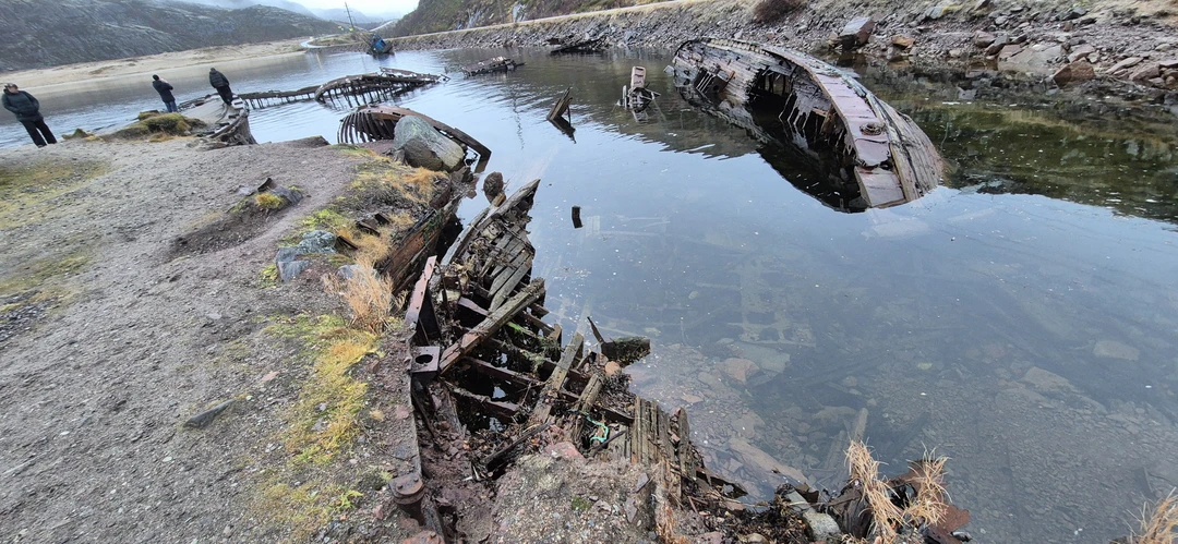Экскурсия 06.11.2025 г. Гидом был Дмитрий. Всё очень понравилось. С погодой повезло, за исключением экстремальной дороги