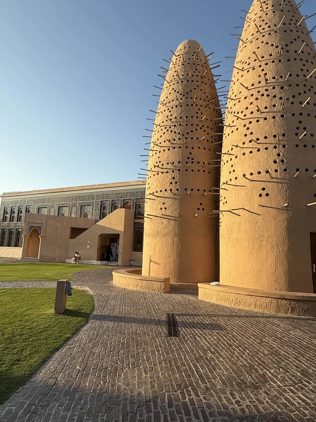 У нас была экскурсовод Зуля))нам она очень понравилась)буду рекомендовать друзьям ее))