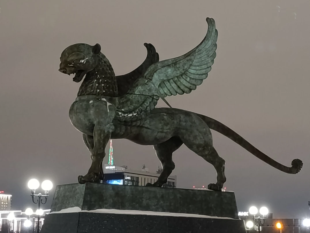 Вчера вечером прокатились по Казани с гидом Руфатом — остались очень довольны! Экскурсия длилась 2,5 часа