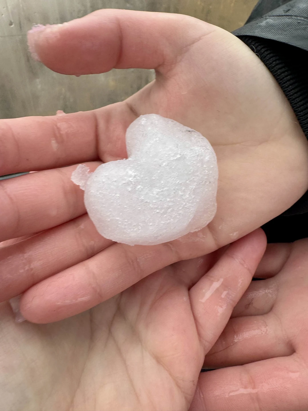 26.10.2025 года мы съездили на экскурсию на Домбай. Ездили мы с Дмитрием. Экскурсия была супер. Дмитрий огонь.