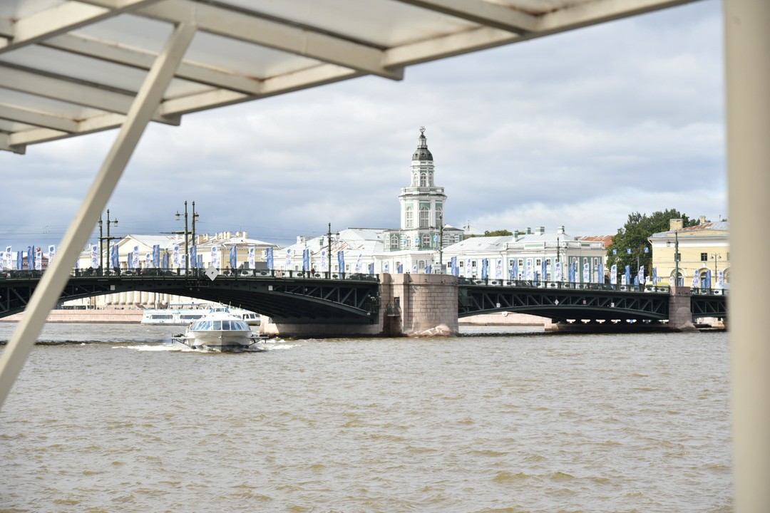 Полчаса - и в Петергофе!