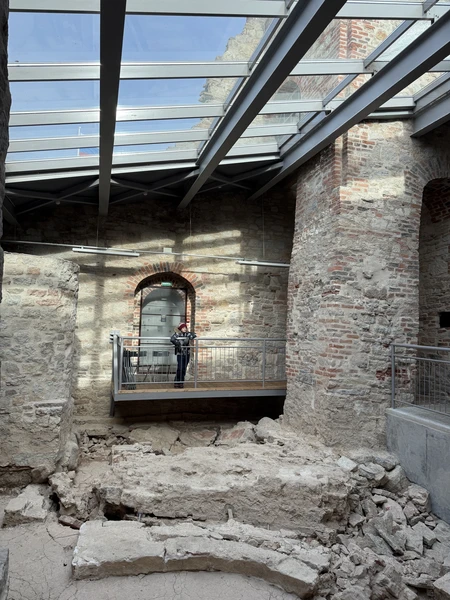 Сегодня вдвоем с 10летним сыном были на экскурсии у Елены