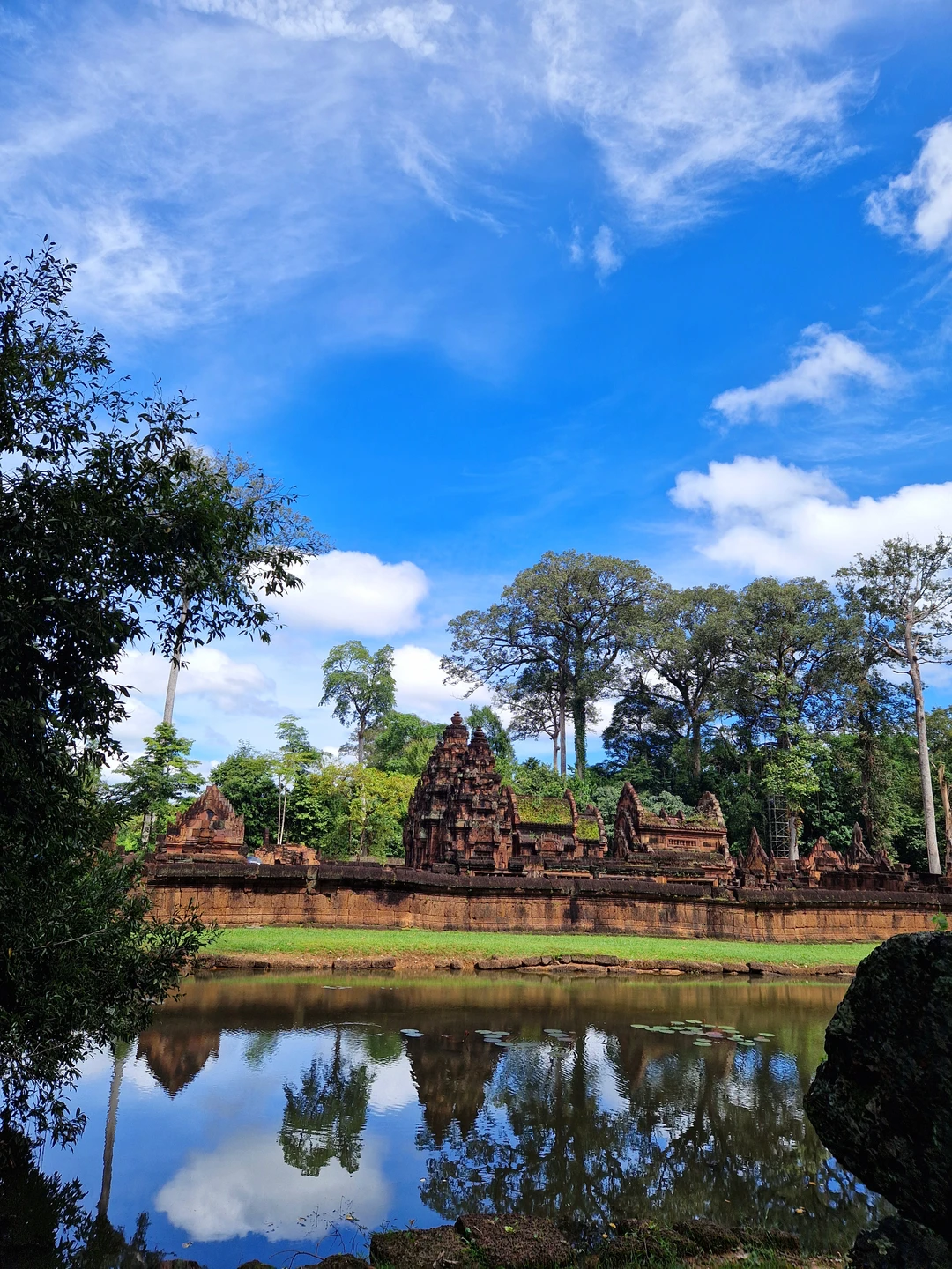 Присоединяюсь ко всем положительным отзывам, действительно отличная экскурсия. Мы были в Камбодже первый раз, специально приехали