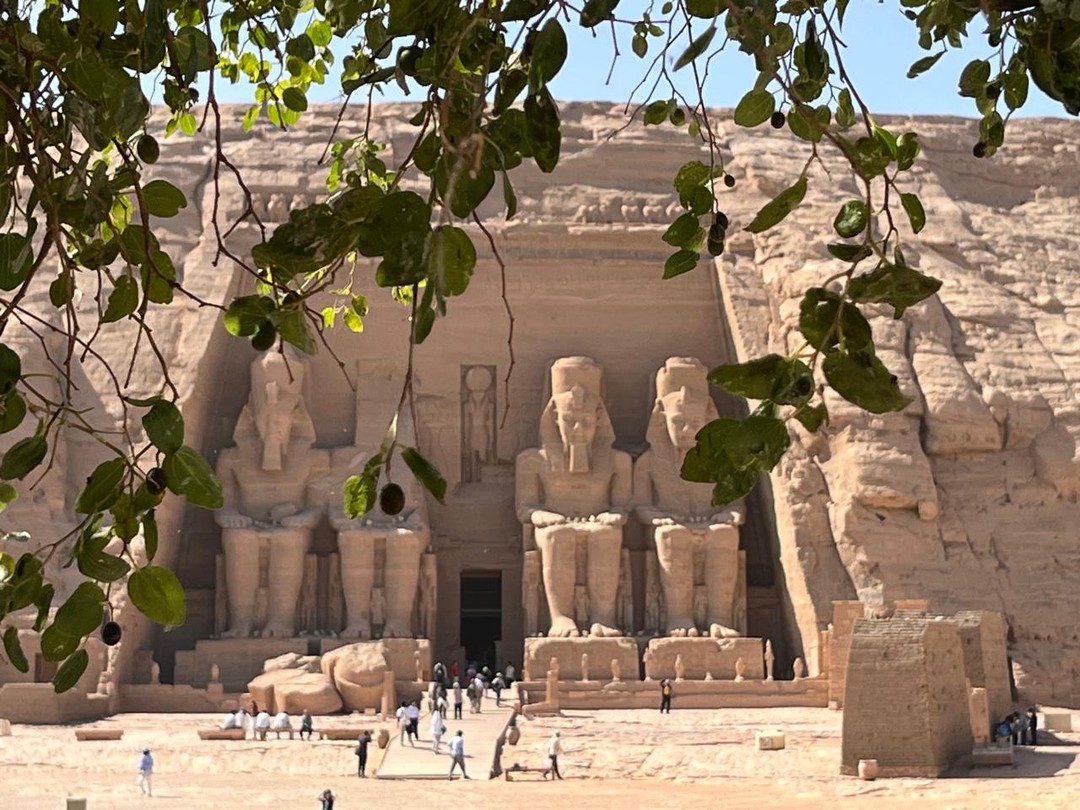 У меня получилось сложное путешествие, в которое вошли стразу несколько предложений от Ахмеда и его коллег.