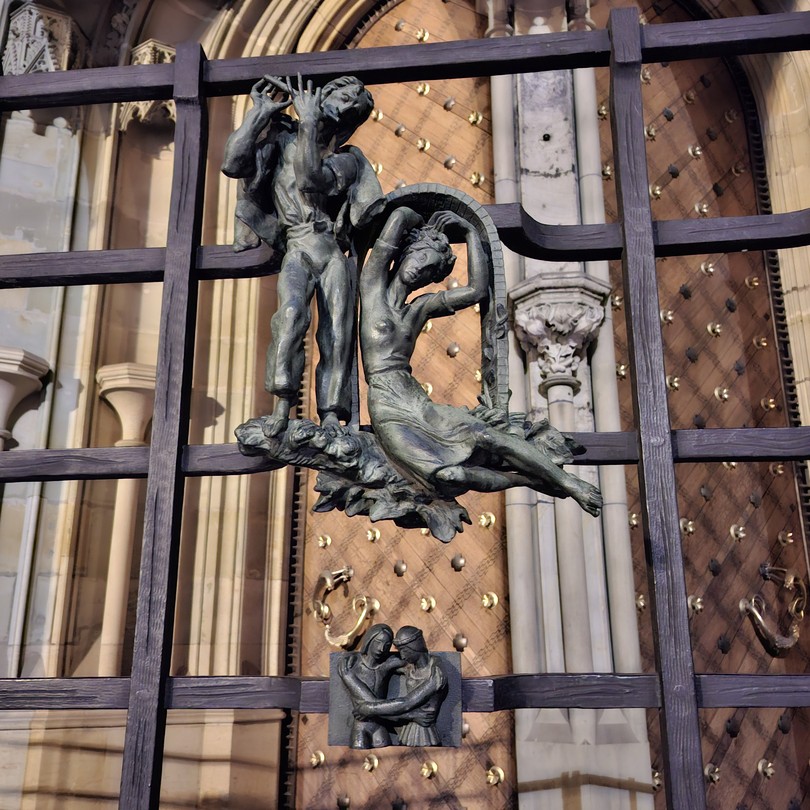 Мартин - прекрасный гид, знаюший глубоко всё, адаптирующийся к уровню аудитории. Мы не заметили, как пролетела