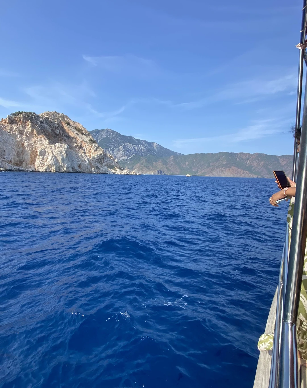 Экскурсия прекрасна! Трансфер вовремя на комфортабельном автобусе. Быстрая посадка на корабли, 2 остановки на красивейших пляжах