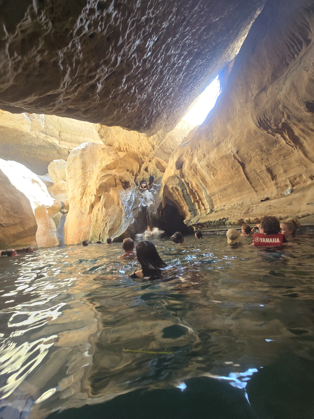 Моя третья экскурсия от Трипстера за время пребывания в Омане, и пожалуй, самая активная. С гидом