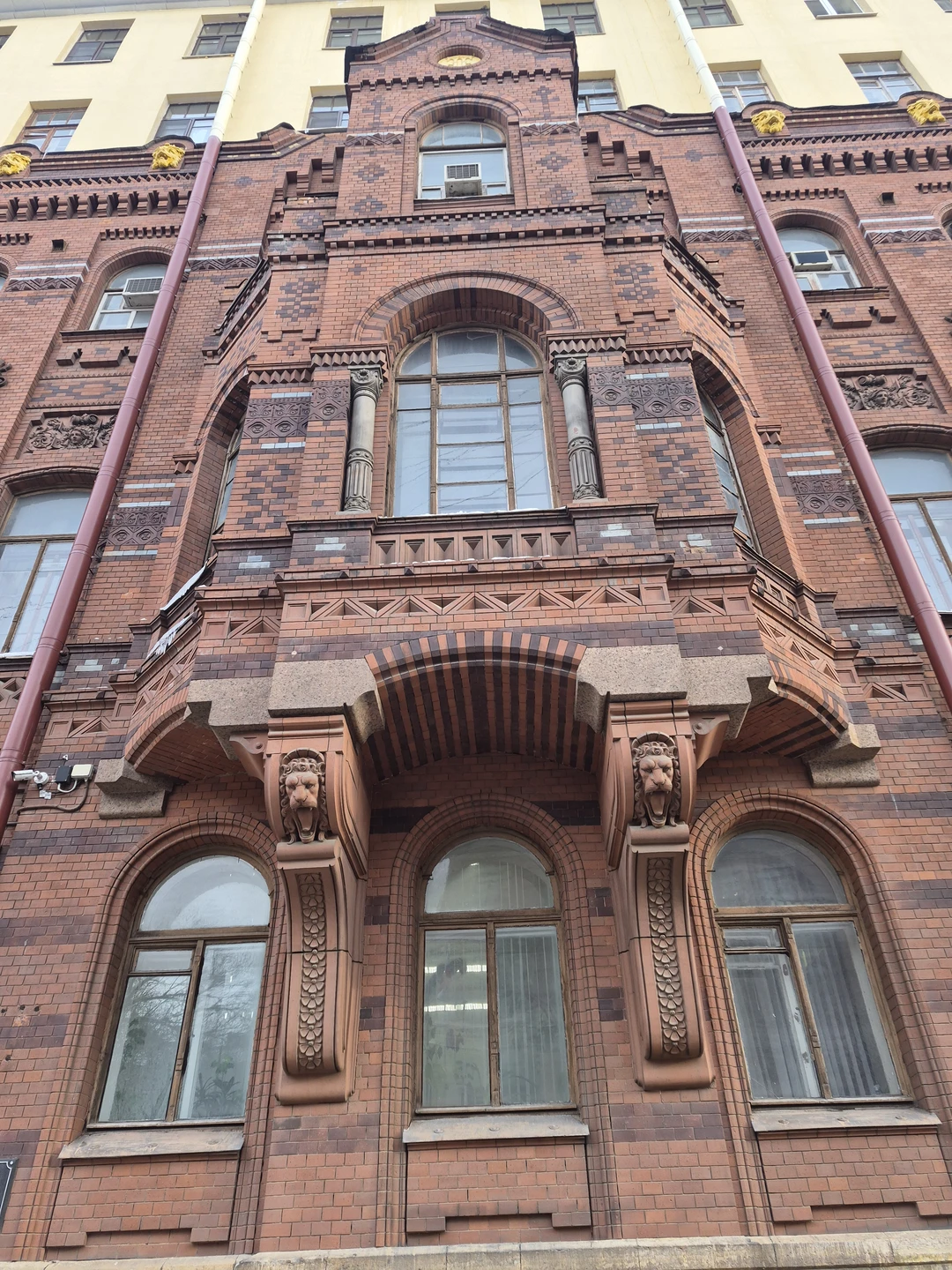 Анастасия провела для нас потрясающую экскурсию в разгар холодов. Несмотря на погоду, мы многое увидели. Рассказ