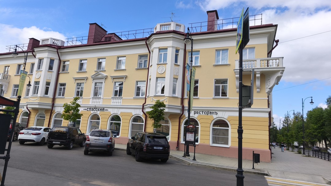 Прекрасный экскурсовод рассказал и показал нам город со всех сторон. Спасибо!