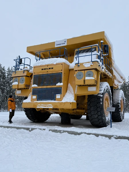 Прекрасная прогулка. Время пролетело незаметно. Ростислав хороший рассказчик, внимательный водитель. Показал те места, в которых мы