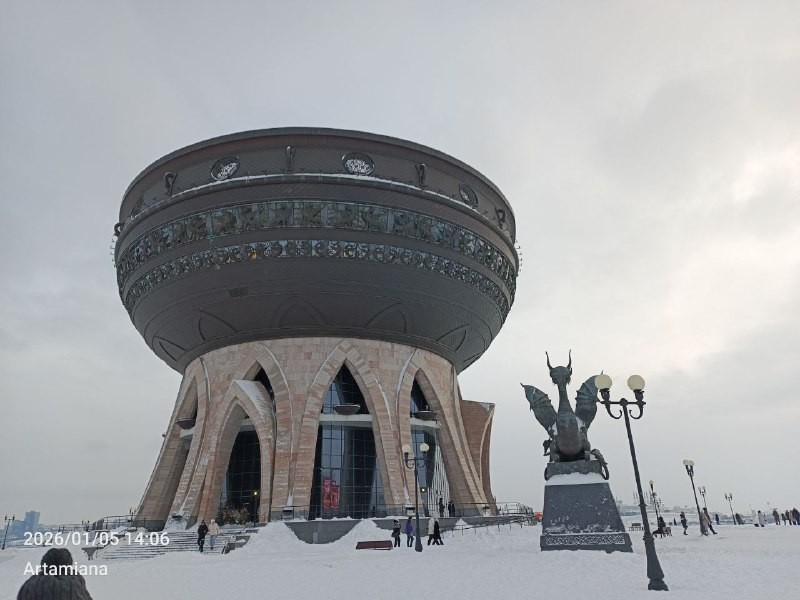 Нам очень понравилась наша экскурсовод – Альфия, которая любезно заехала за нами прямо домой и повезла