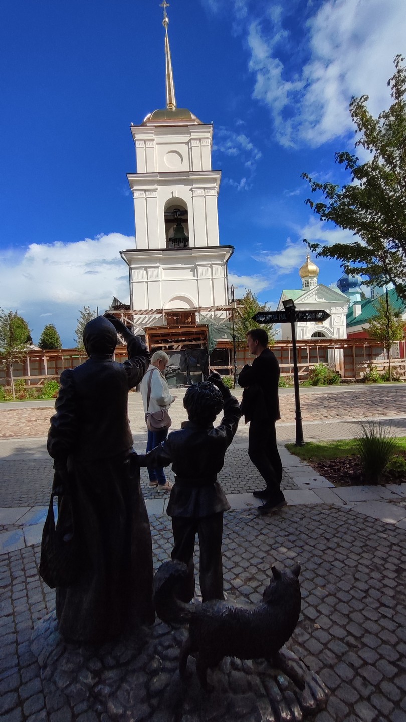 Старый Изборск и Печорский монастырь: из Пскова в небольшой группе (Марат)