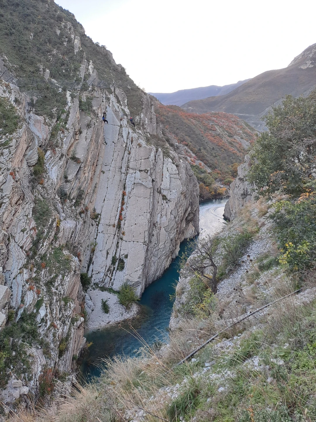 Выбирала тур по отзывам и не прогадала: чудесно провели пять дней в Дагестане. Волшебная природа, сумасшедшие