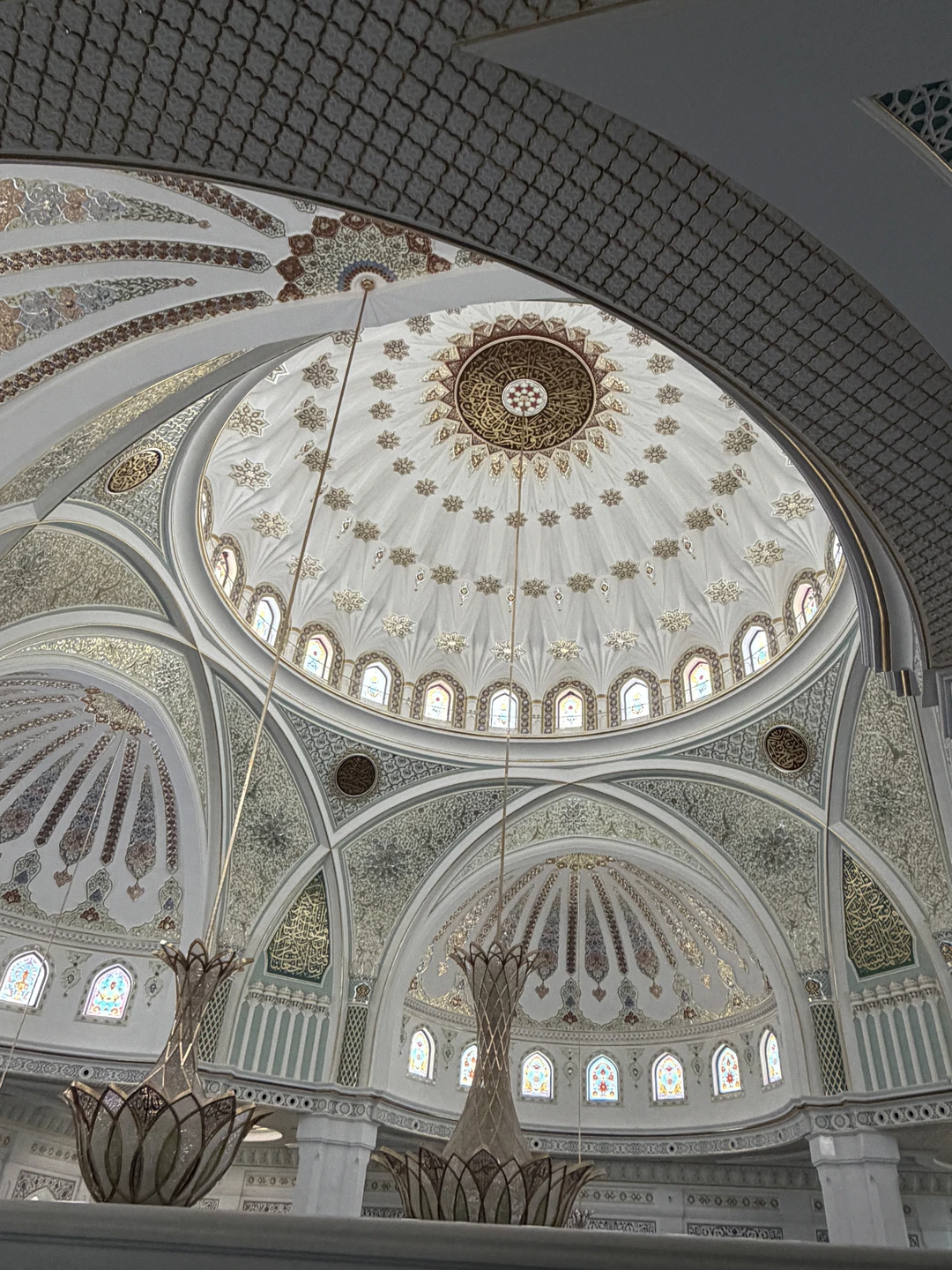 Всем здравствуйте. С большим удовольствием поучаствовали в экскурсионной поездке Махачкала-Грозный, побывали в трех мечетях и видовой