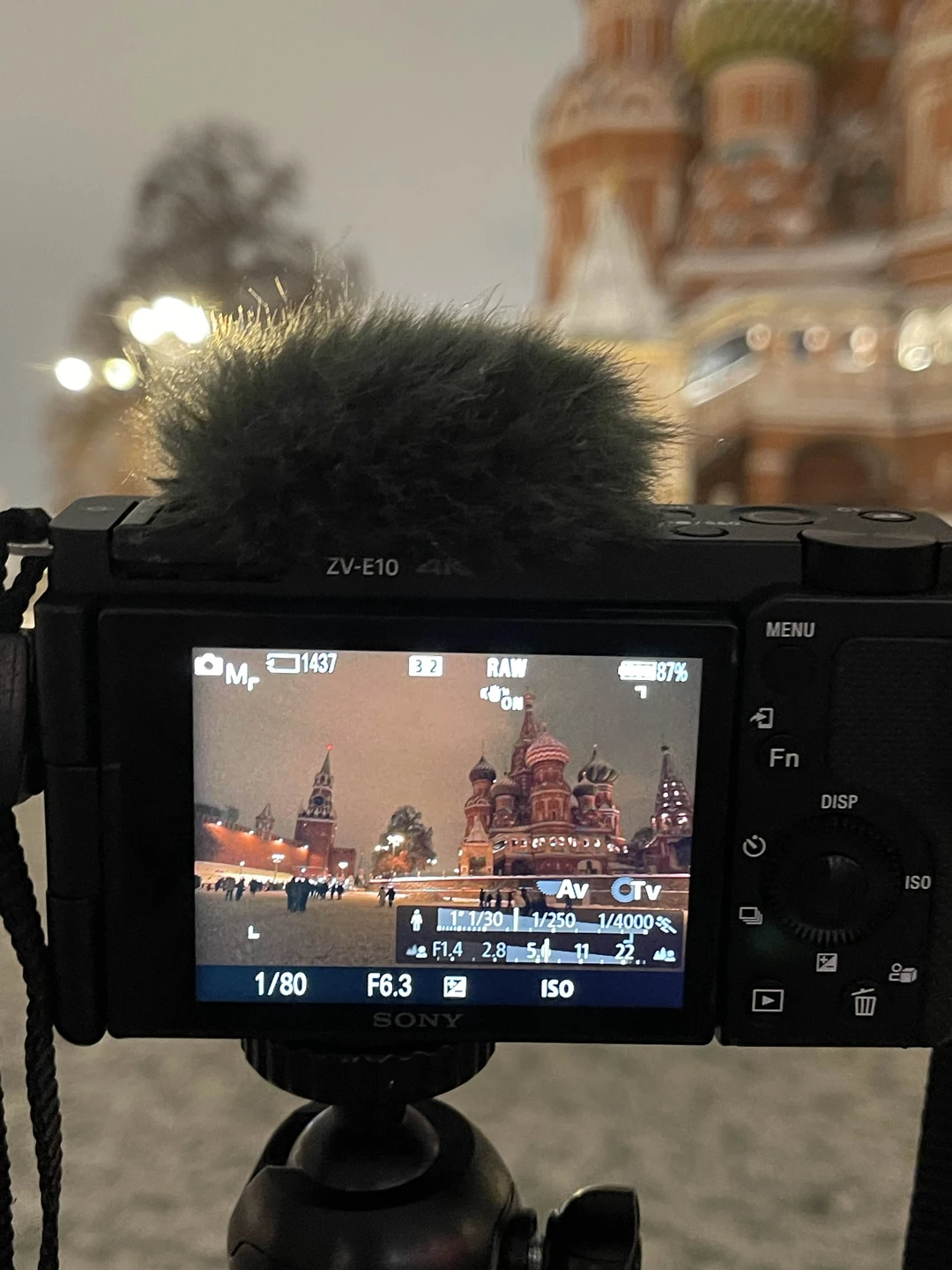 Работаем супер команда профессионалов, молодцы, у нас был экскурсовод Павел - очень приятный, обаятельный молодой человек