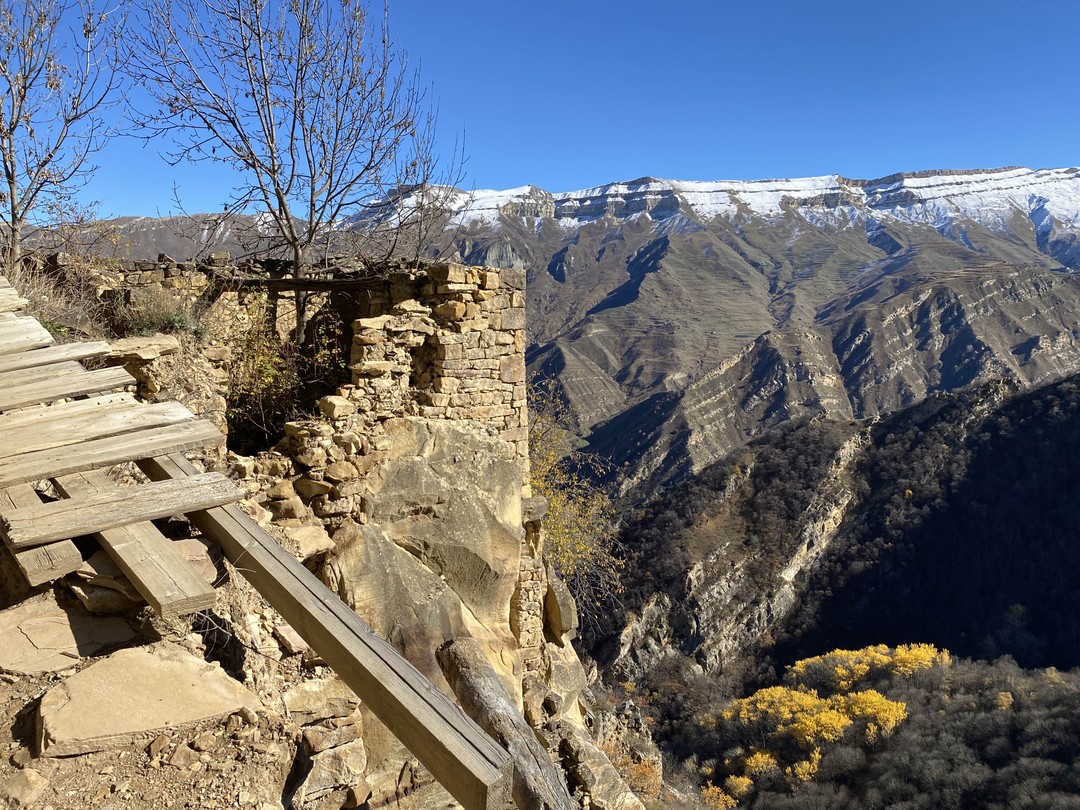 Замечательная экскурсия для любителей природы,горных пейзажей,террас,загадочных пустующих городов. Отличный мини-вэн Хонда,отличный интеллигентный гид Аслан,в стоимость включены