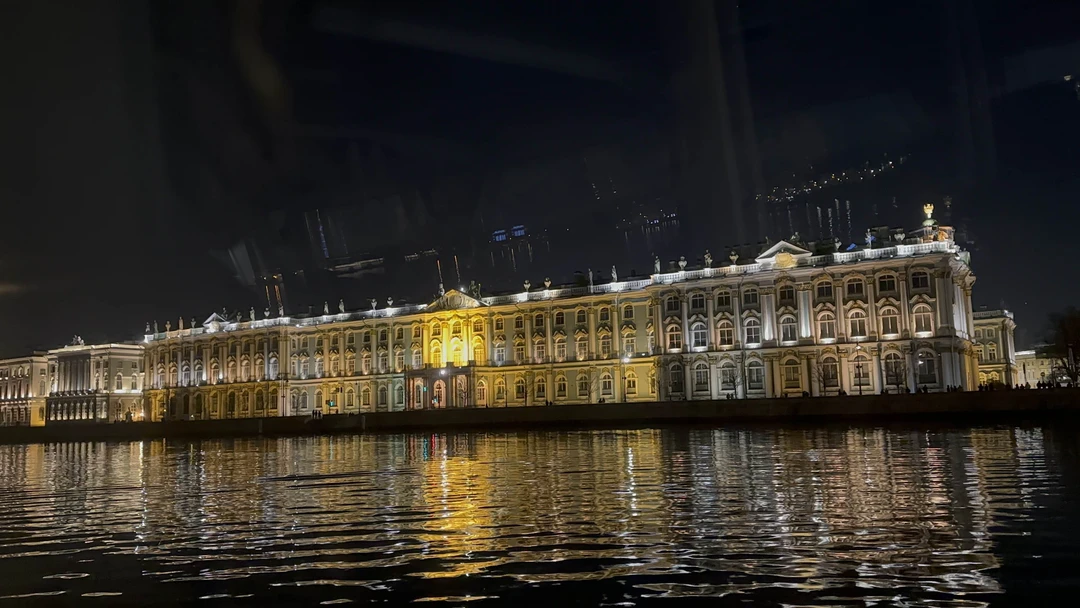 Спасибо за экскурсию, ночной Питер и на теплоходе, это просто слов нет, как потрясающе 😍. Я