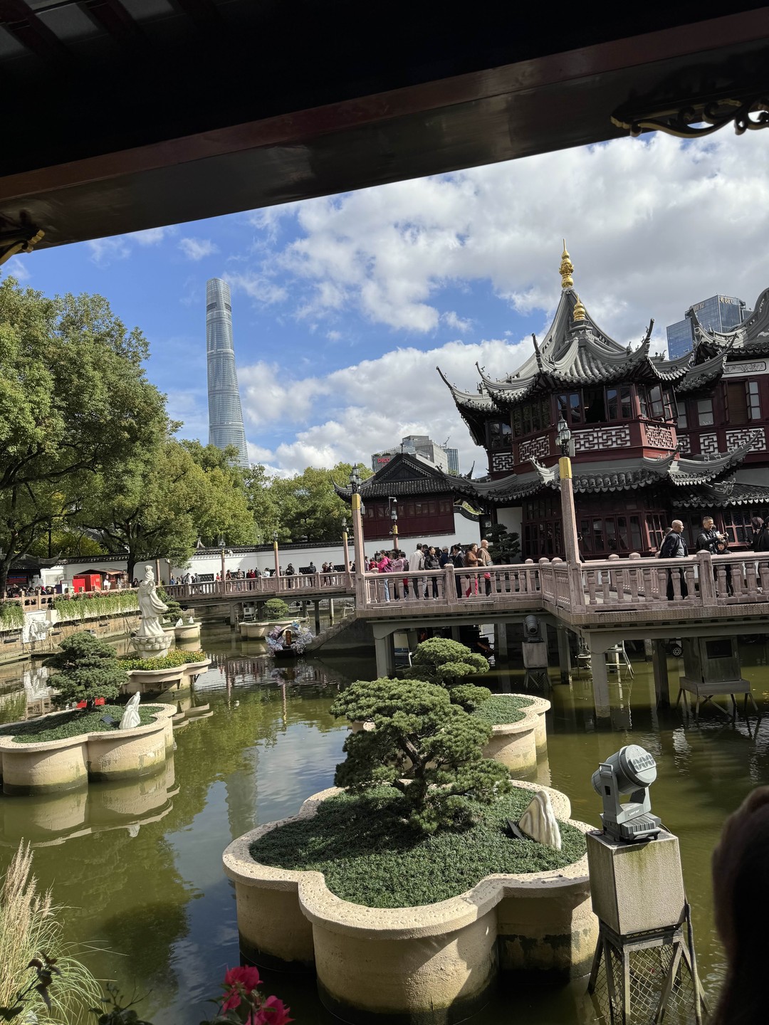 Отлично провели время! Познавательная, интересная, очень интерактивная экскурсия получилась) Живая и непринужденная! Дмитрий увлек и взрослых