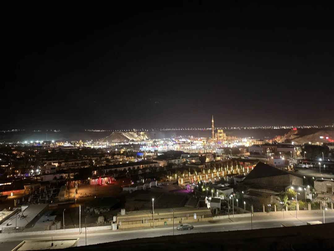 Благодарю за вечернюю экскурсию нашего замечательного гида Ияда, было ооочень интересно его слушать и на темы