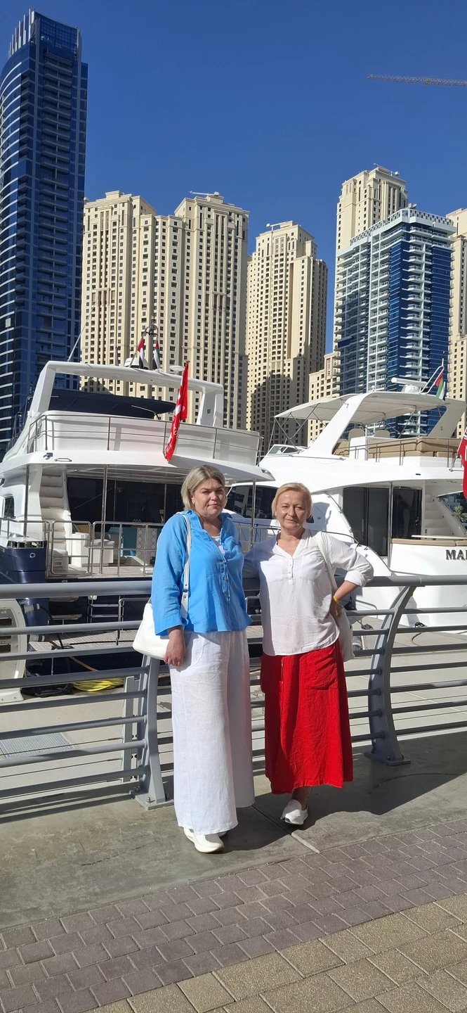 Сегодня 22.12. ездили с Шахзодом из Рас-эль-хаймы в Дубай. Очень боялись,т. к первый раз брали экскурсию не у отельных гидов,а через сайт