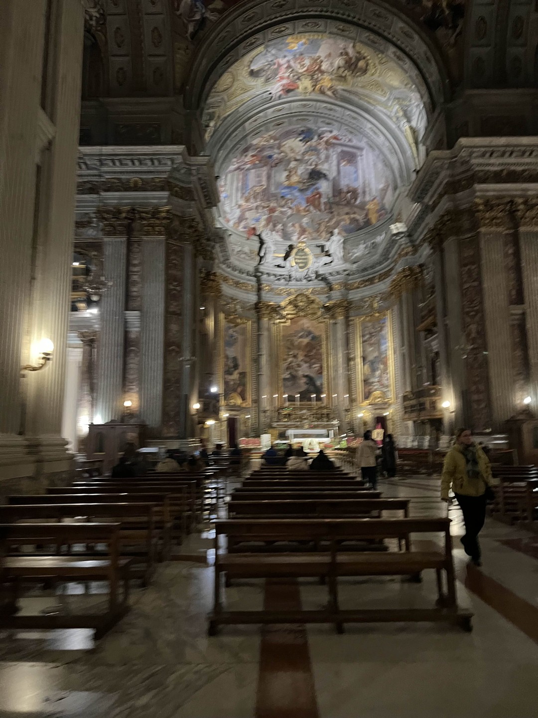 Интересная экскурсия по ночному Риму. Все было украшено перед Рождеством и Новым годом. Особенно поразила Испанская