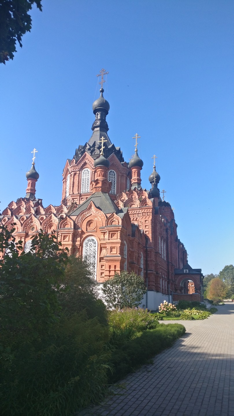 Оптина пустынь и Шамордино: культовые святыни Калужской области (Горбачева)