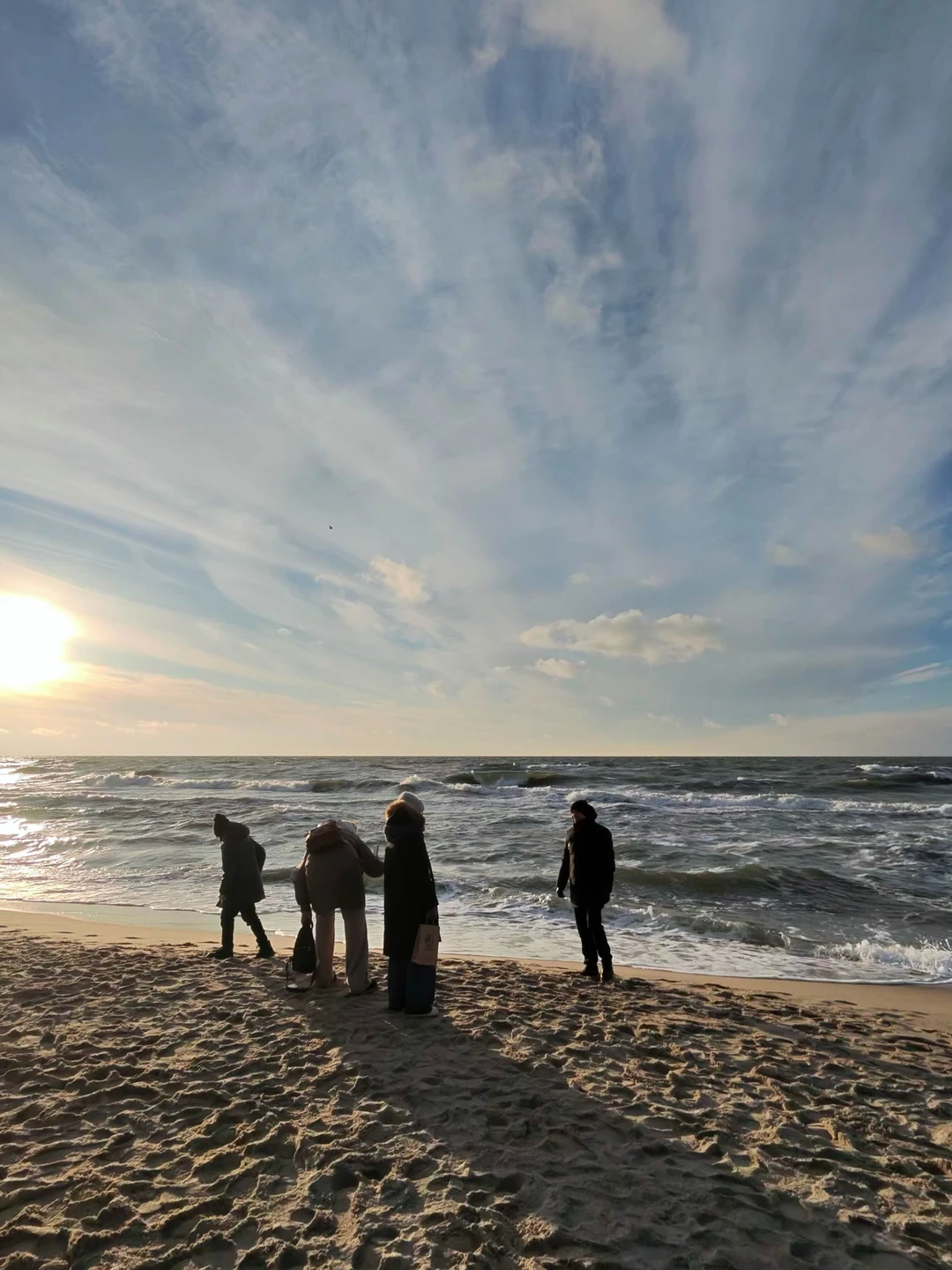 Юрий очень грамотный гид, повозил, поводил, очень много красот показал, вкусно накормил! Остались очень довольны, спасибо большое!!!!