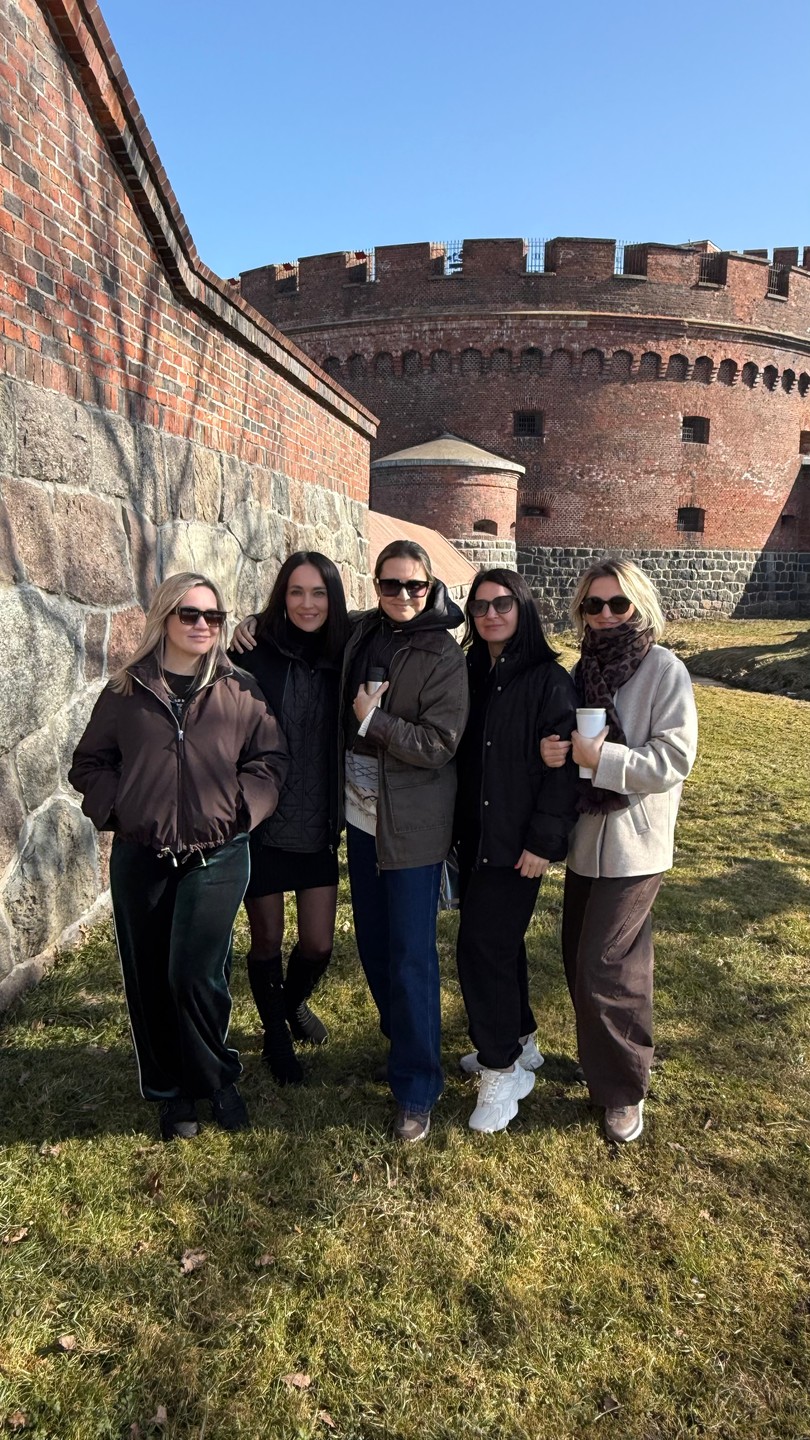 Марат очень увлекательно рассказывает о своем крае, 4 часа пролетели очень интересно, экскурсия насыщенная, но не