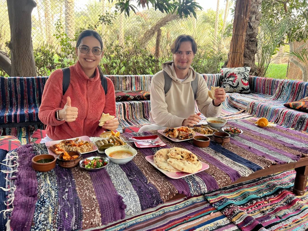 Это было невероятное и уникальное путешествие! Гид отличный рассказчик (+хорошо знает русский язык). Он погрузил нас