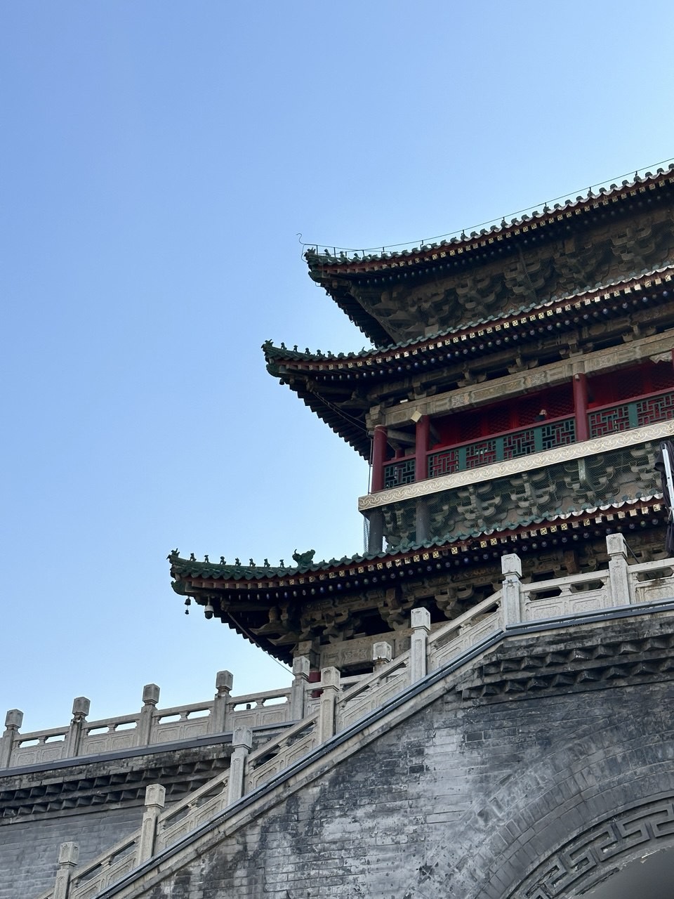 Хороший набор достопримечательностей, везде понемногу прошлись, узнали основные моменты. Советую начинать маршрут с пагоды диких гусей,