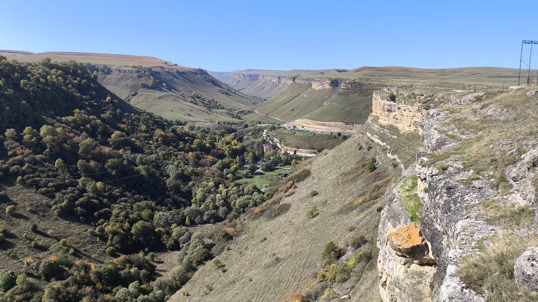 Спасибо большое Владимиру за увлекательную и насыщенную экскурсию. Получили незабываемые впечатления. Всё прошло на отлично!