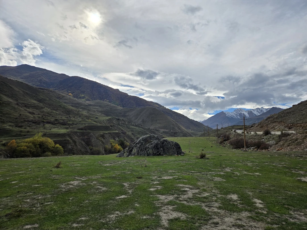 Прекрасная экскурсия, неописуемая красота, прекрасный гид, спасибо огромное Азамату за просто шедевральный день! И спасибо за