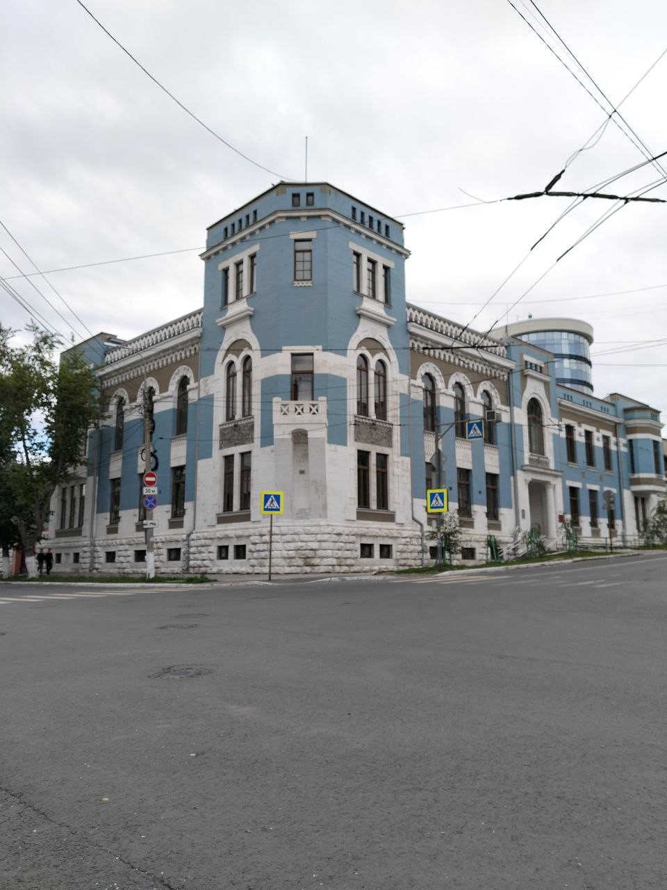 Отличная экскурсия. Небанальная, со погружением в историю города. Я из Самары и взяла экскурсию, чтобы с