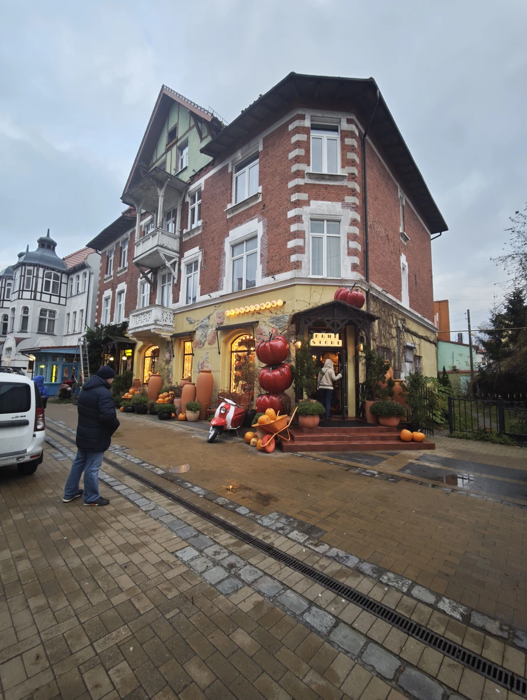 Отличная экскурсия, всем рекомендую!!! Гид прям молодец, интересно рассказывал, было свободное время, в общем 5+