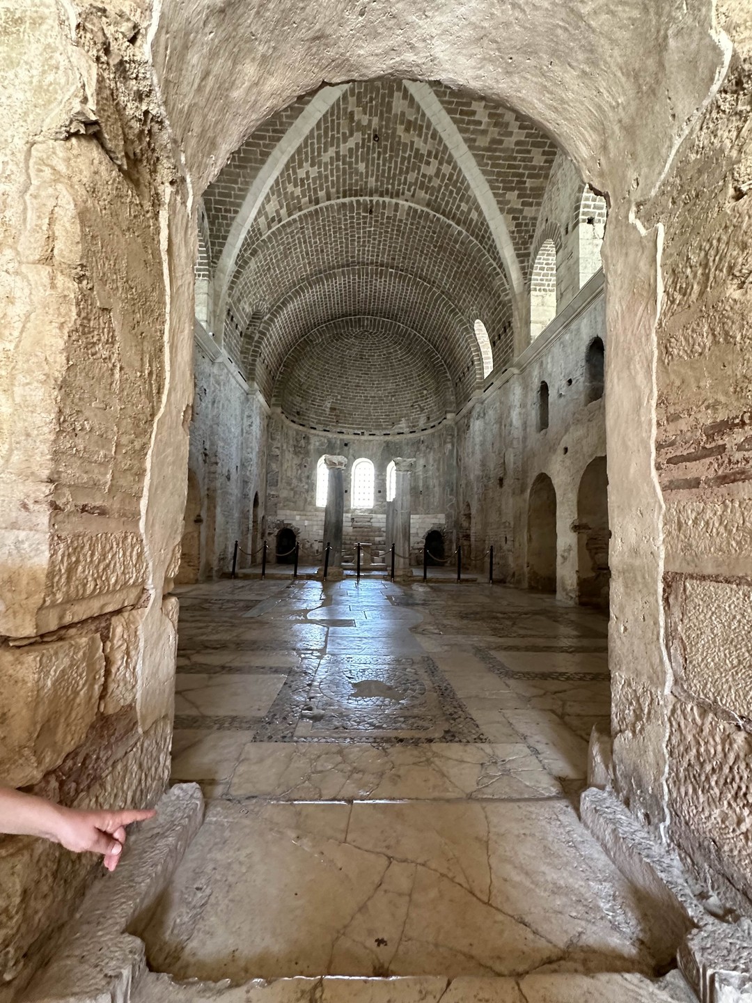 Лиана умница! Очень хороший гид, интересно рассказывает, много познавательной информации, необычных фактов. Экскурсия прошла на одном