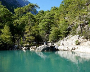 Спуск к морю через каньон Гёйнюк, отдых у моря