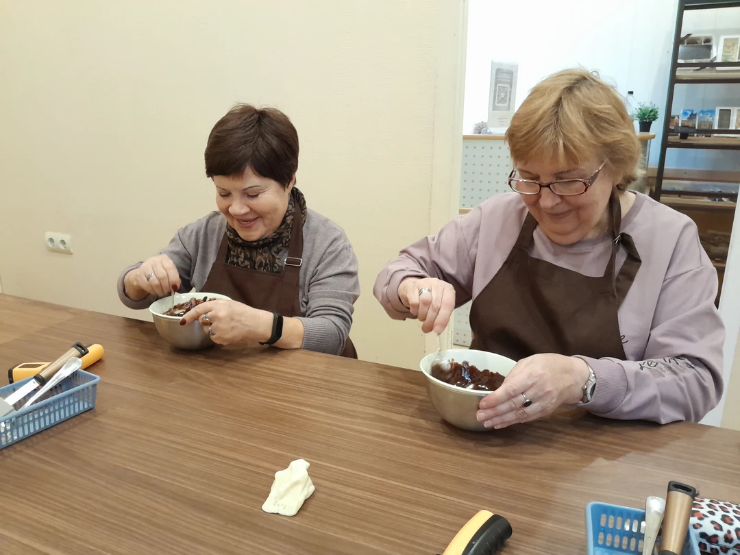 Очень понравился мастер-класс. Анастасия так понятно и доступно обьяснила нам задание и помогала по мере выполнения.