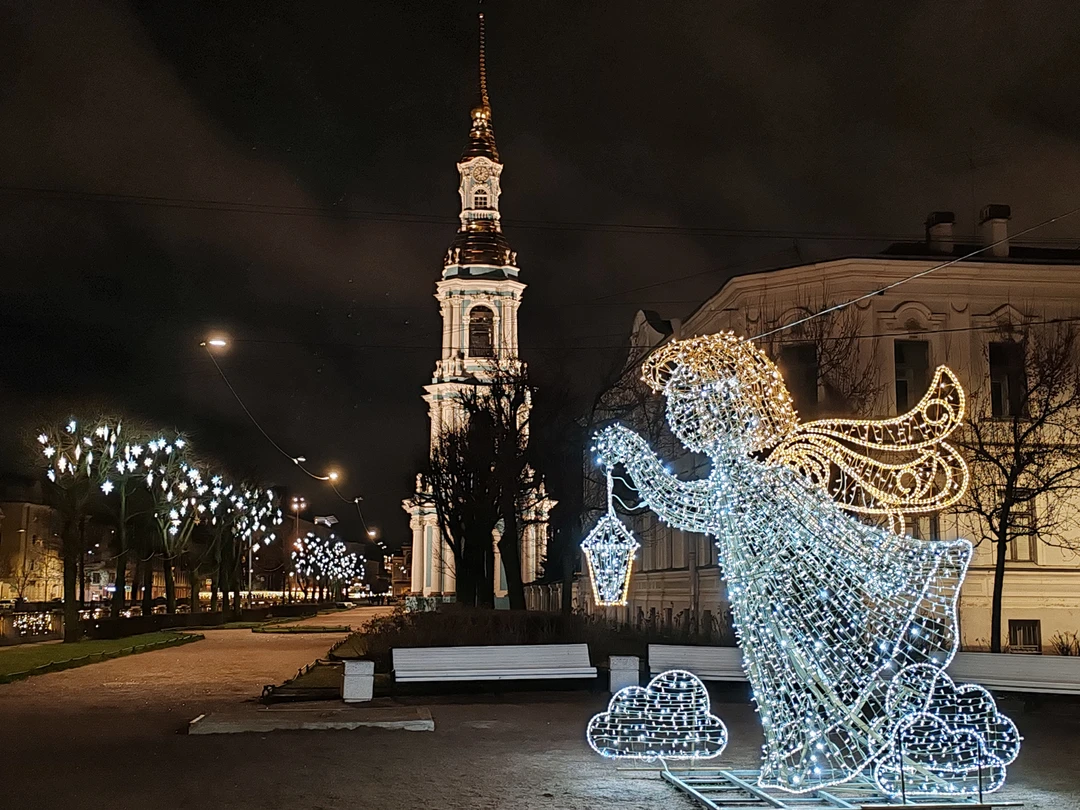 Хотим выразить огромную благодарность за волшебную экскурсию! Нам показали не только парадный, но и сокровенный, сказочный
