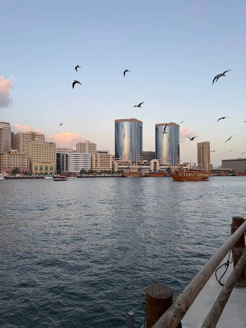 Очень интересная обширная экскурсия, гид Алим отлично владеет информацией и русским языком. Провел по всем значимым