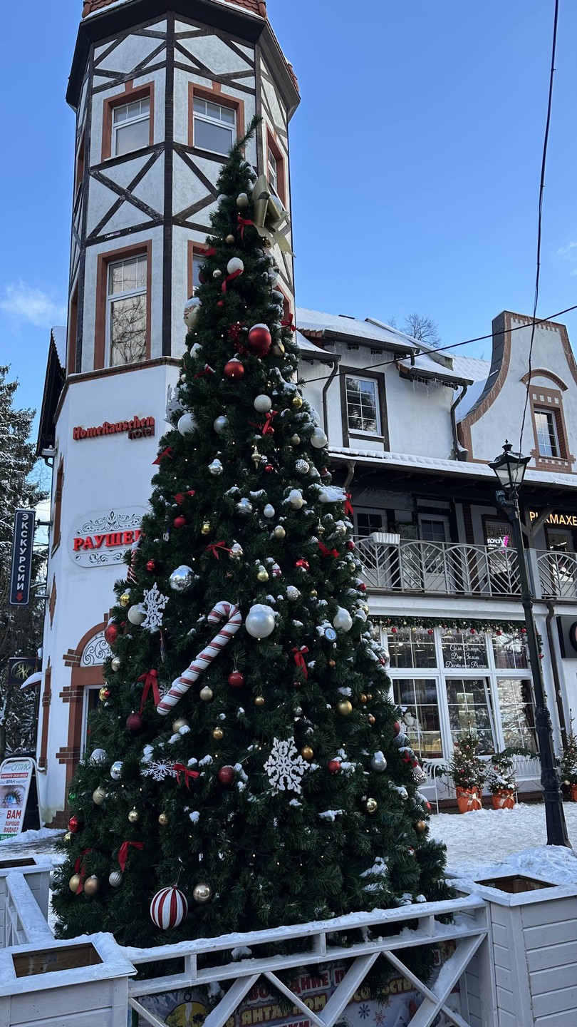 Замечательная экскурсия, да еще и с комфортом. Гид Ксения очень приветливая, улыбчивая, интересный рассказчик. В непринужденной