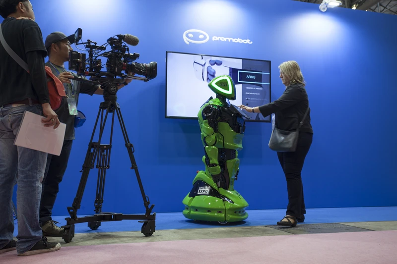 Вперёд в будущее: знакомство с роботами на производстве Promobot