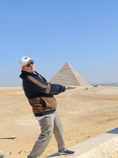 21.02.2026 мы отправились на экскурсию в Каир. Обсалютно всё как заявлено в описании экскурсии. Мы ездили