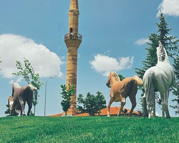 Переезд в Каппадокию, подземный город, долины Голубей и Воображения, Учхисар