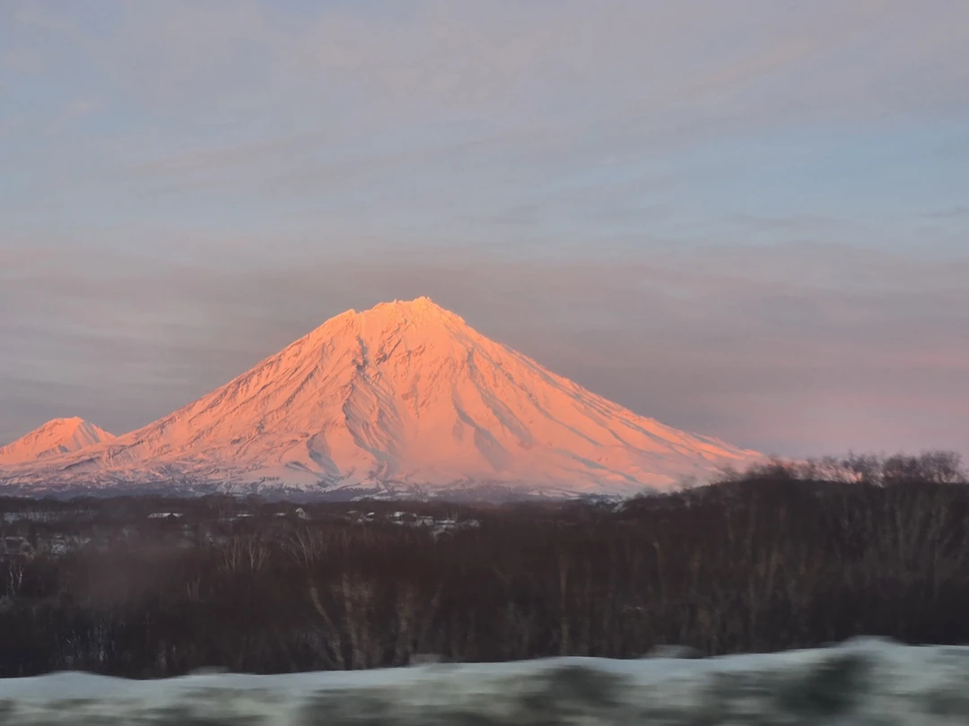 Отличная экскурсия! Гид Алексей очень внимательный, общительный и даже заботливый. Проверил кто как одет, всем подобрал